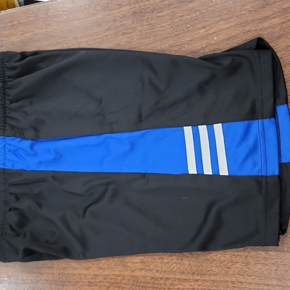 🆕️ Adidas Short - Picture 3 of 9